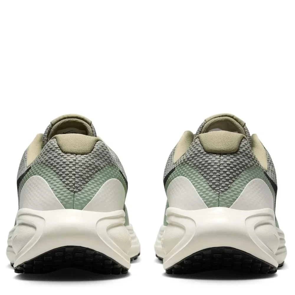 SIZE 10 - NIKE MENS REVOLUTION 8 RUNNING SHOE